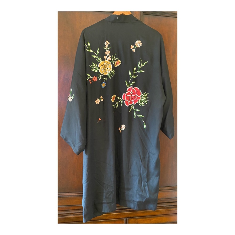 NWOT Alice & Olivia Lupe Embroidered Long Kimono Size M/L - Picture 9 of 12